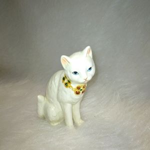 Sweet ceramic glazed kitty figurine Blue eyes & Elaborate glazed collar …